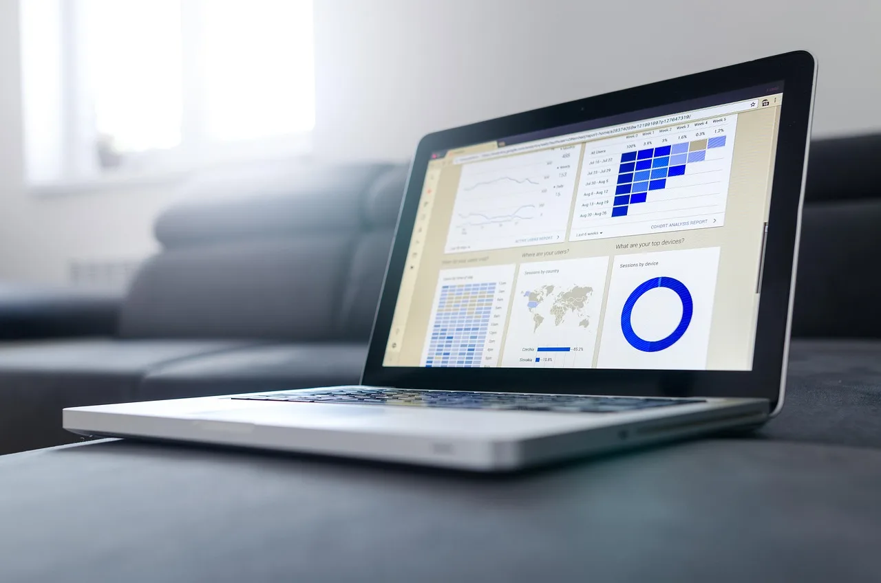 Photo de l'article Logiciels CRM en Suisse : 7 solutions et leurs fonctions pour les PME