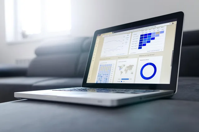 Photographie illustrant Logiciels CRM en Suisse : 7 solutions et leurs fonctions pour les PME
